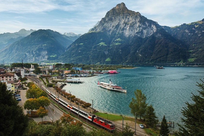 Treinreis Gotthard-Panorama-Expess van Lugano naar Flüelen aan de Vierwaltstättersee.