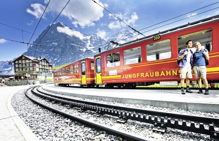 Jungfraubahn bij treinstation Kleine Scheidegg in de Jungfrau Regio/Berner Oberland.