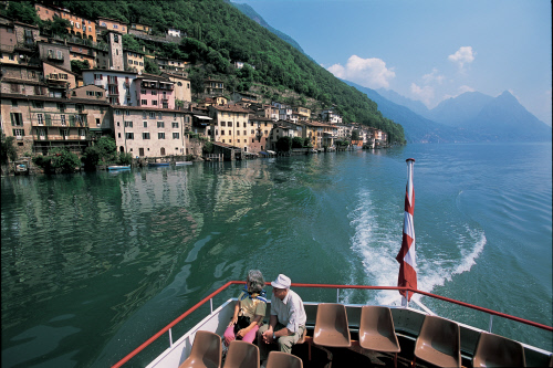 Gandria aan het Meer van Lugano. Vanuit Lugano per boot te bereiken.
