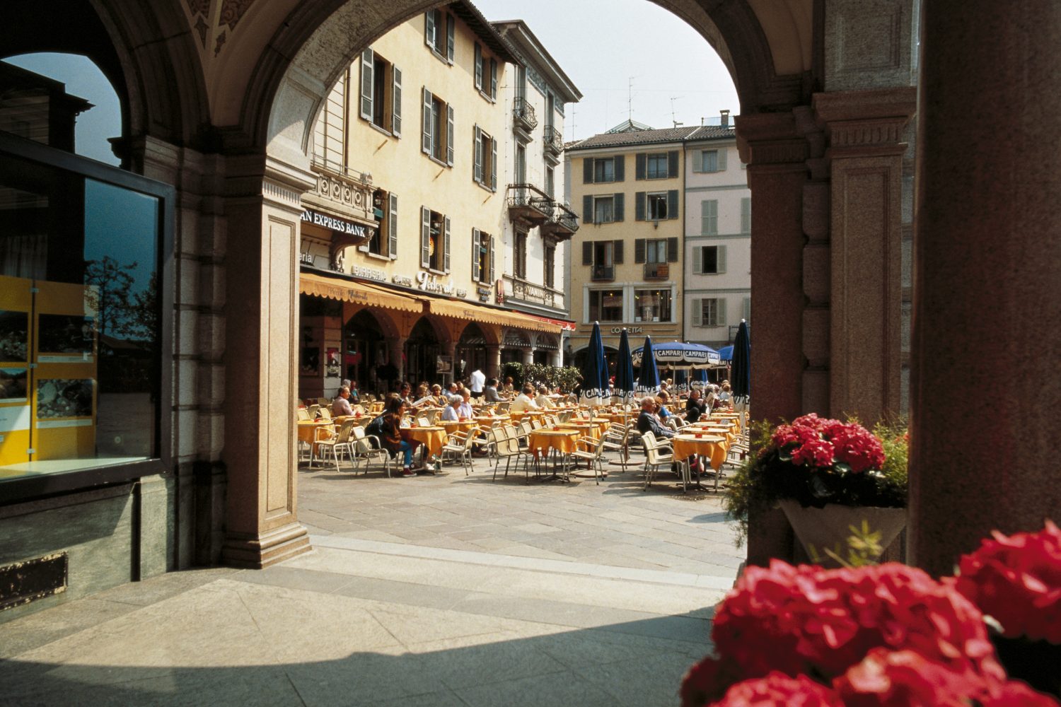 Lugano centrum. Lugano ligt aan het Meer van Lugano in de regio Tessin.